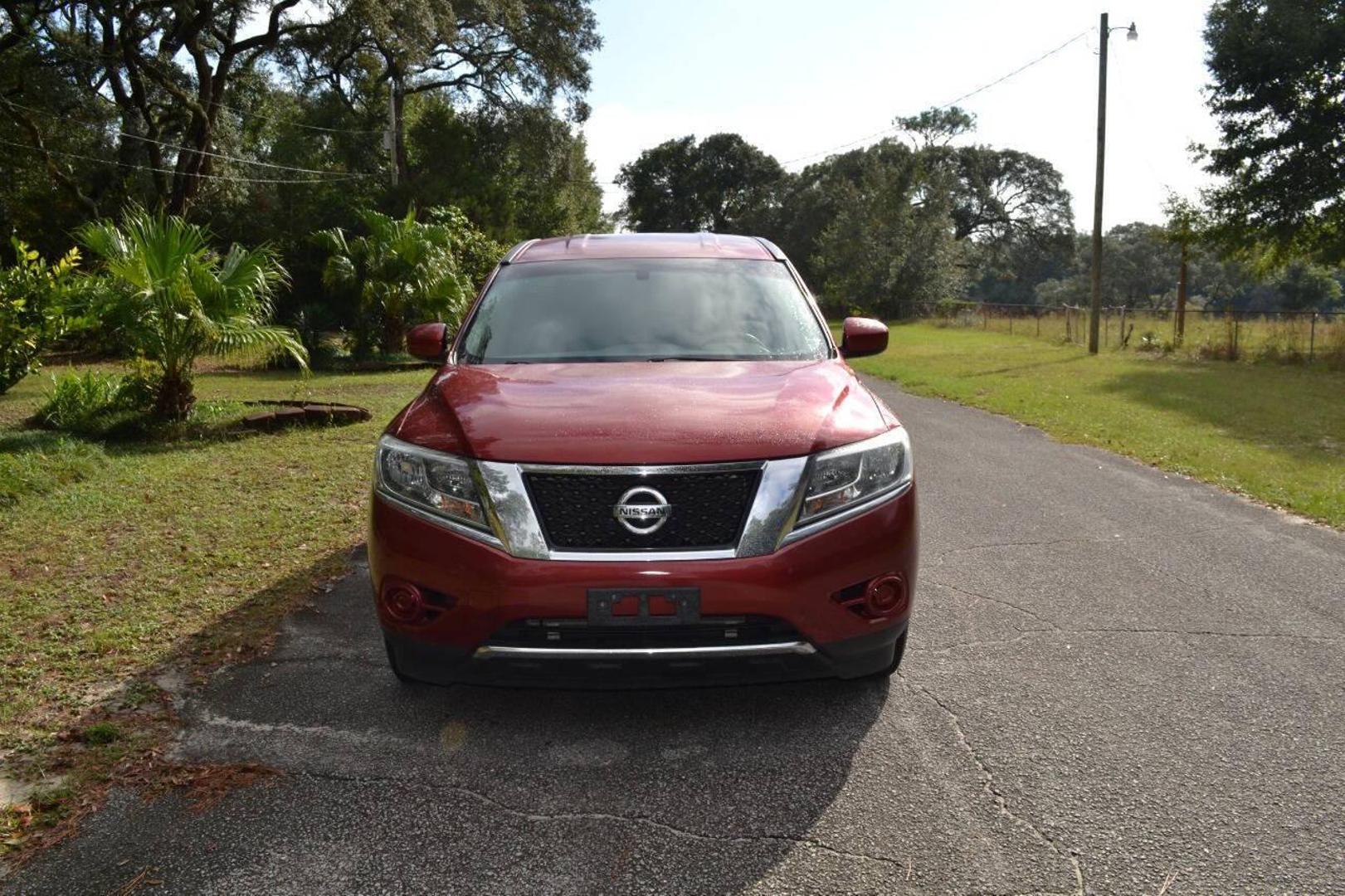 2013 Nissan Pathfinder SV photo 28