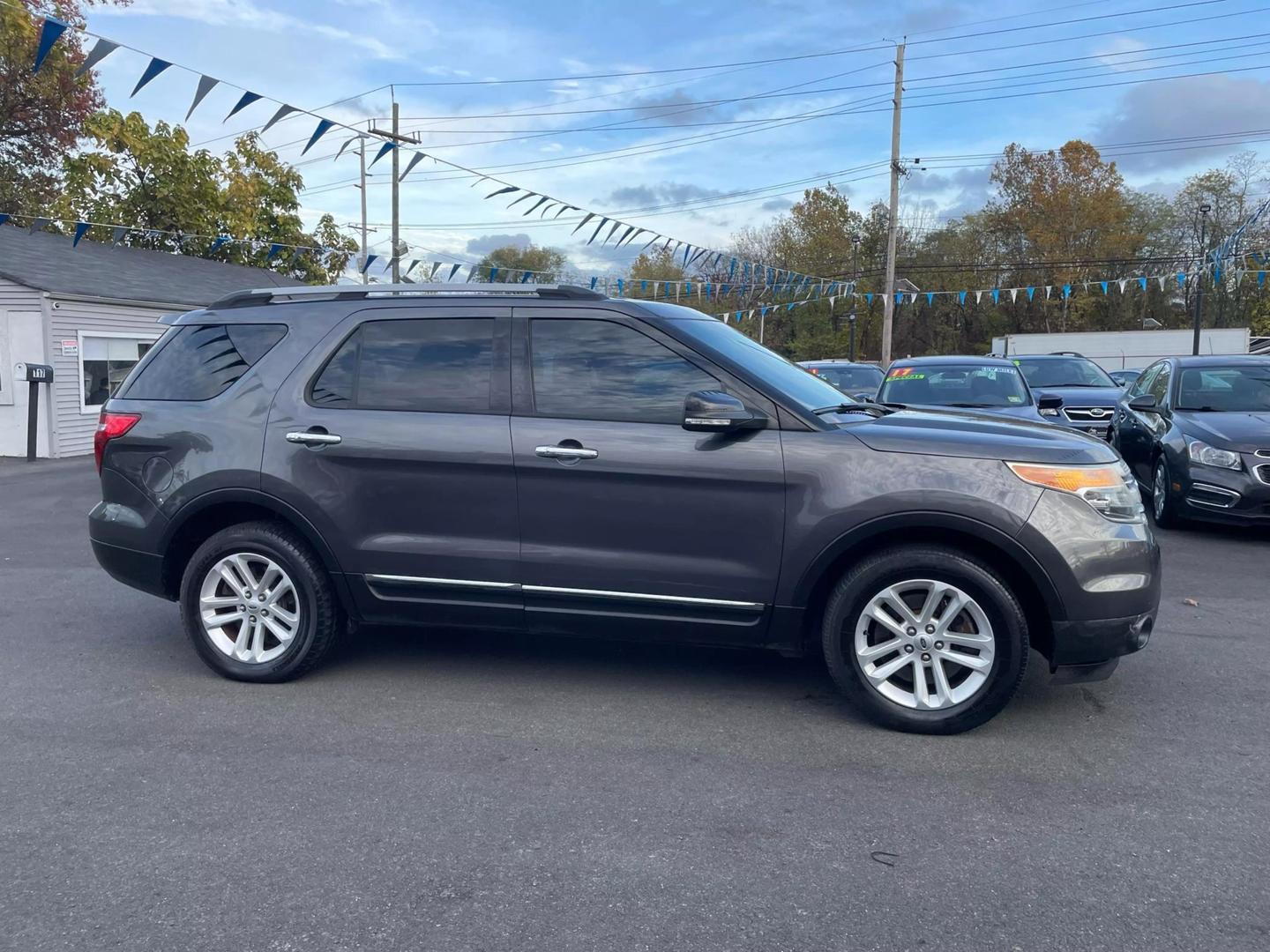 2015 Ford Explorer XLT photo 28