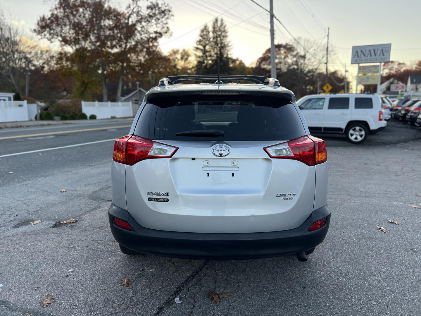 2015 Toyota RAV4 Limited photo 4