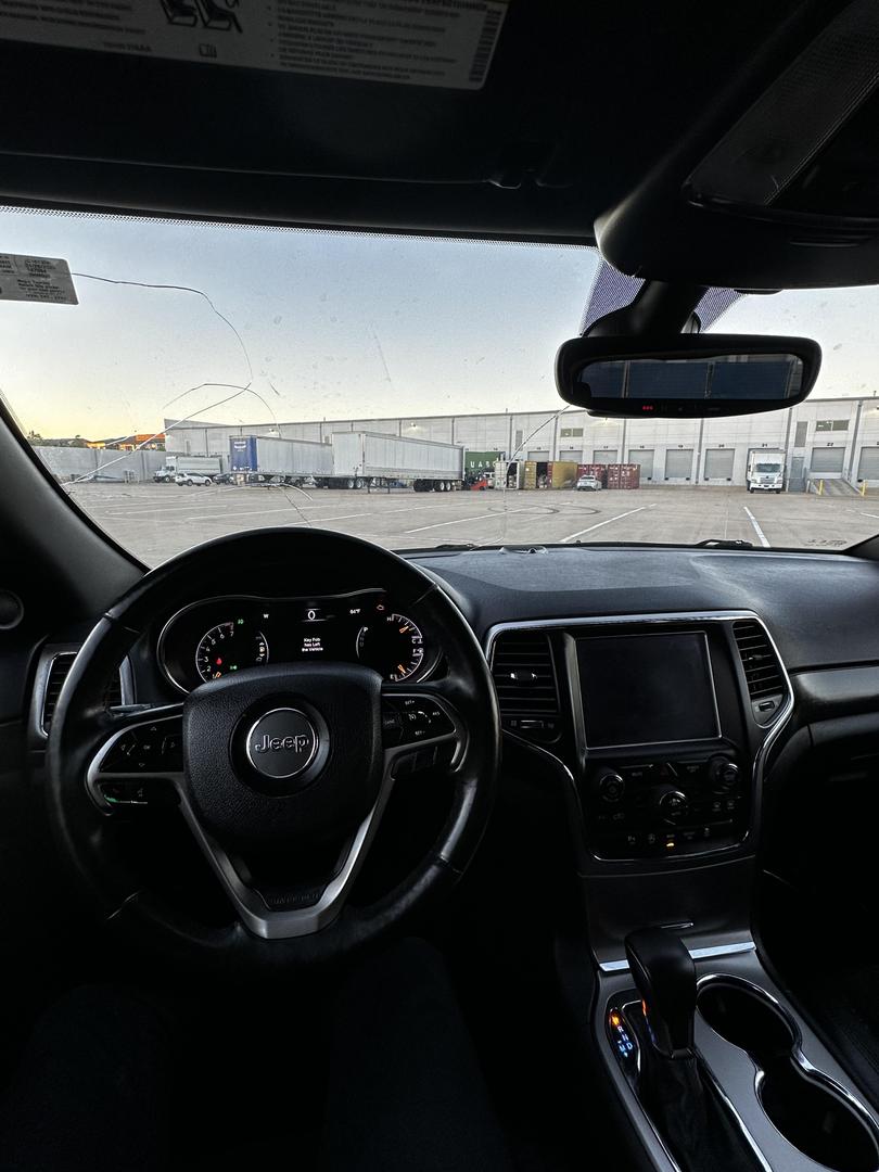 2018 Jeep Grand Cherokee Altitude photo 14