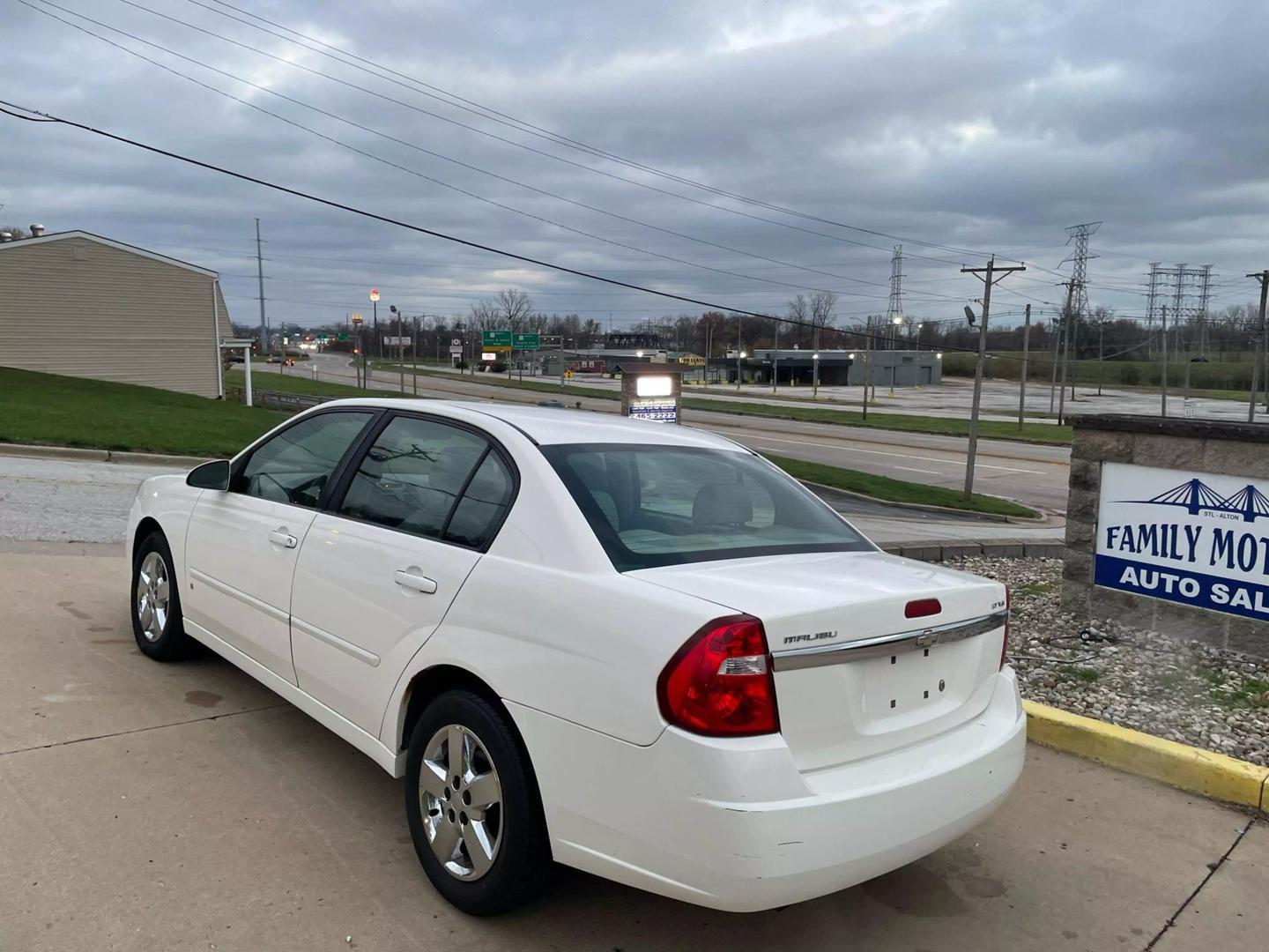 2008 Chevrolet Malibu Classic LT photo 7