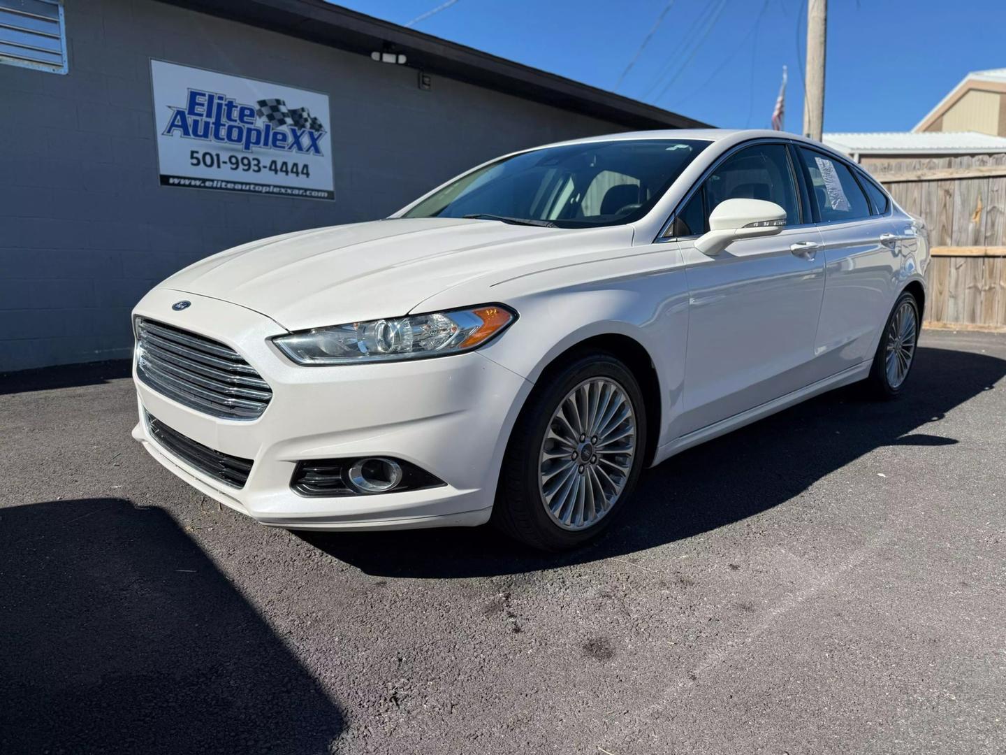 Ford Fusion's photo