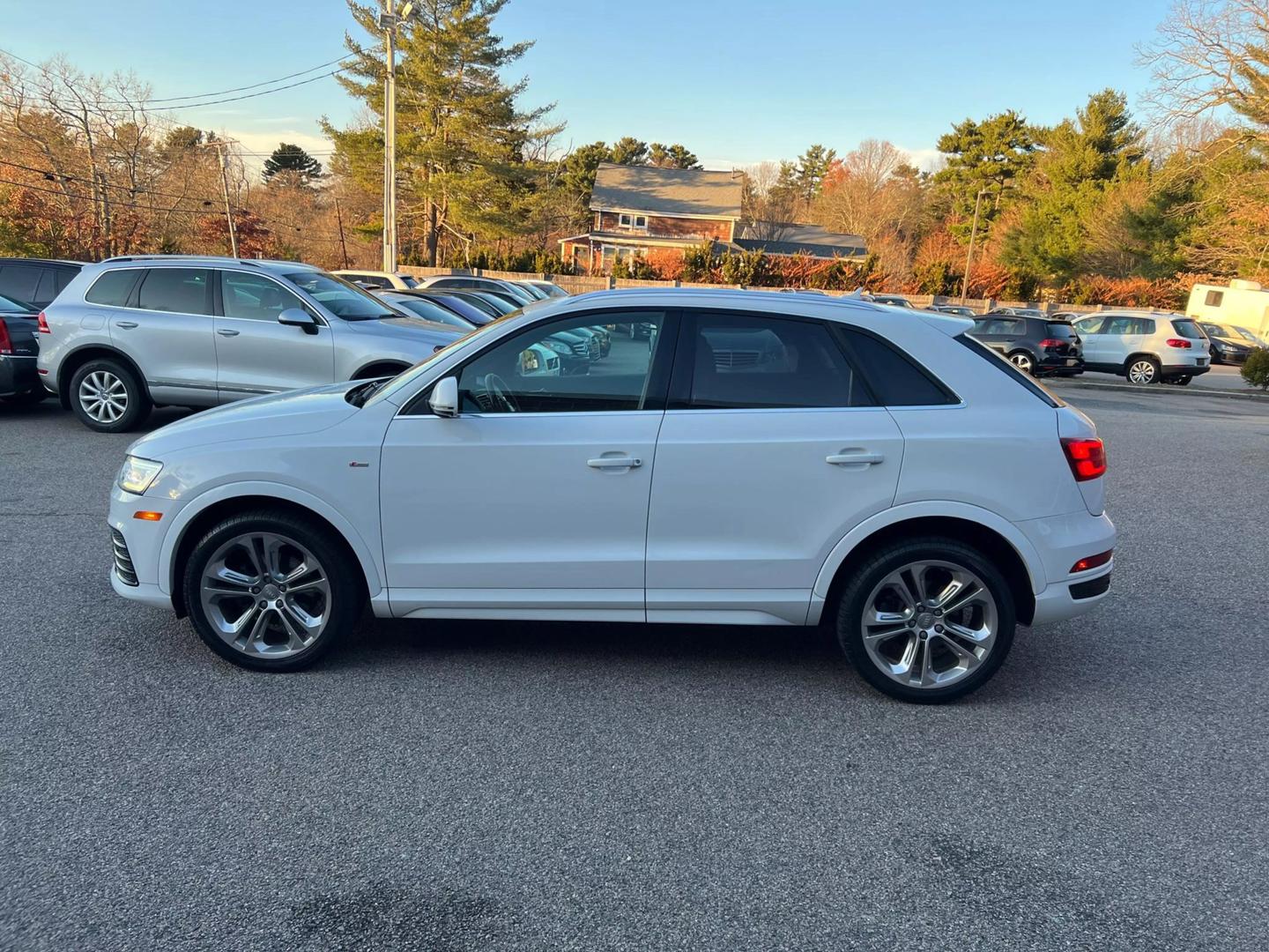 2016 Audi Q3 Prestige photo 2