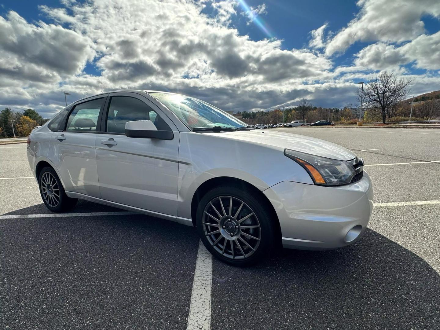 2010 Ford Focus SES photo 6