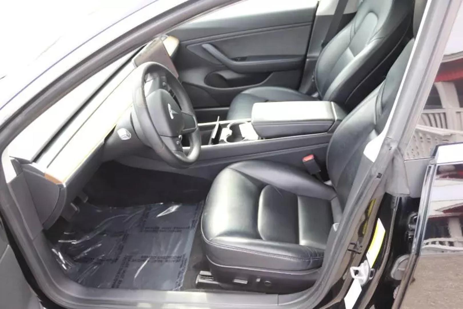 2019 Tesla Model 3 Base photo 9