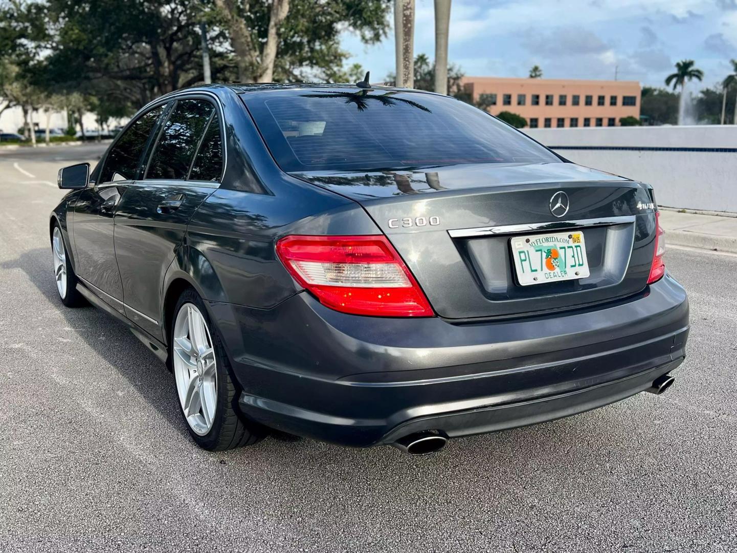 2011 Mercedes-Benz C-Class null photo 3