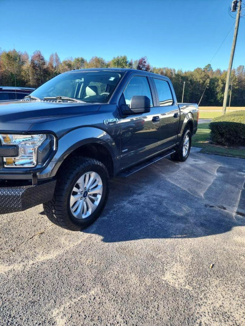 2016 Ford F-150 XL photo 2