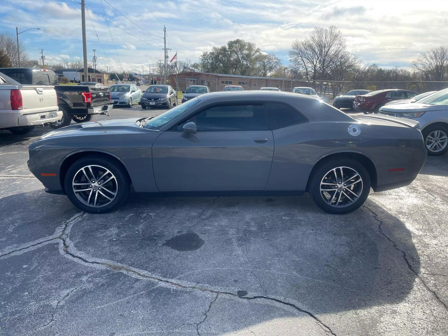 2019 Dodge Challenger SXT photo 9