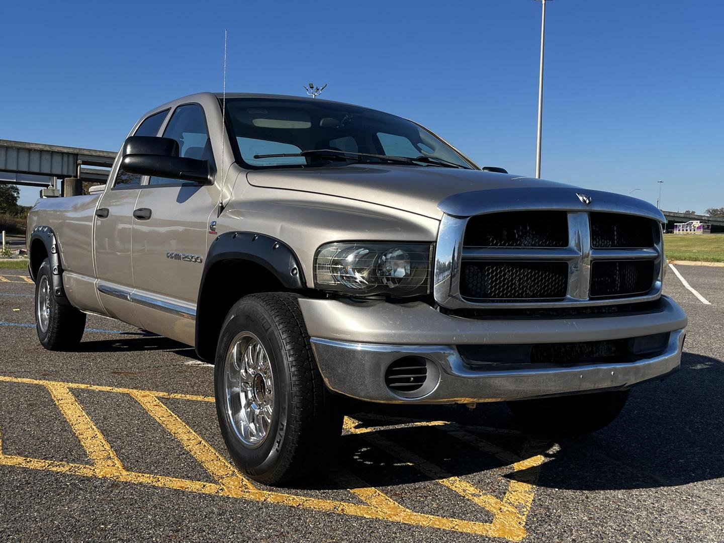 2004 Dodge Ram 2500 Pickup ST photo 5