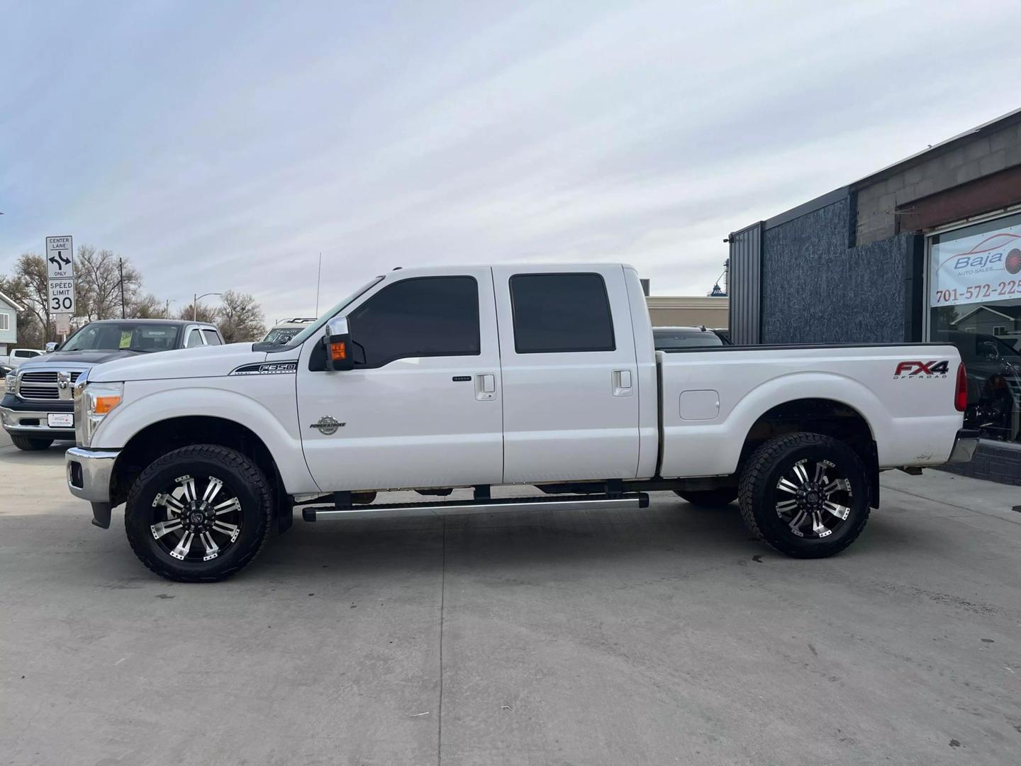 2012 Ford F-350 Super Duty Lariat photo 2