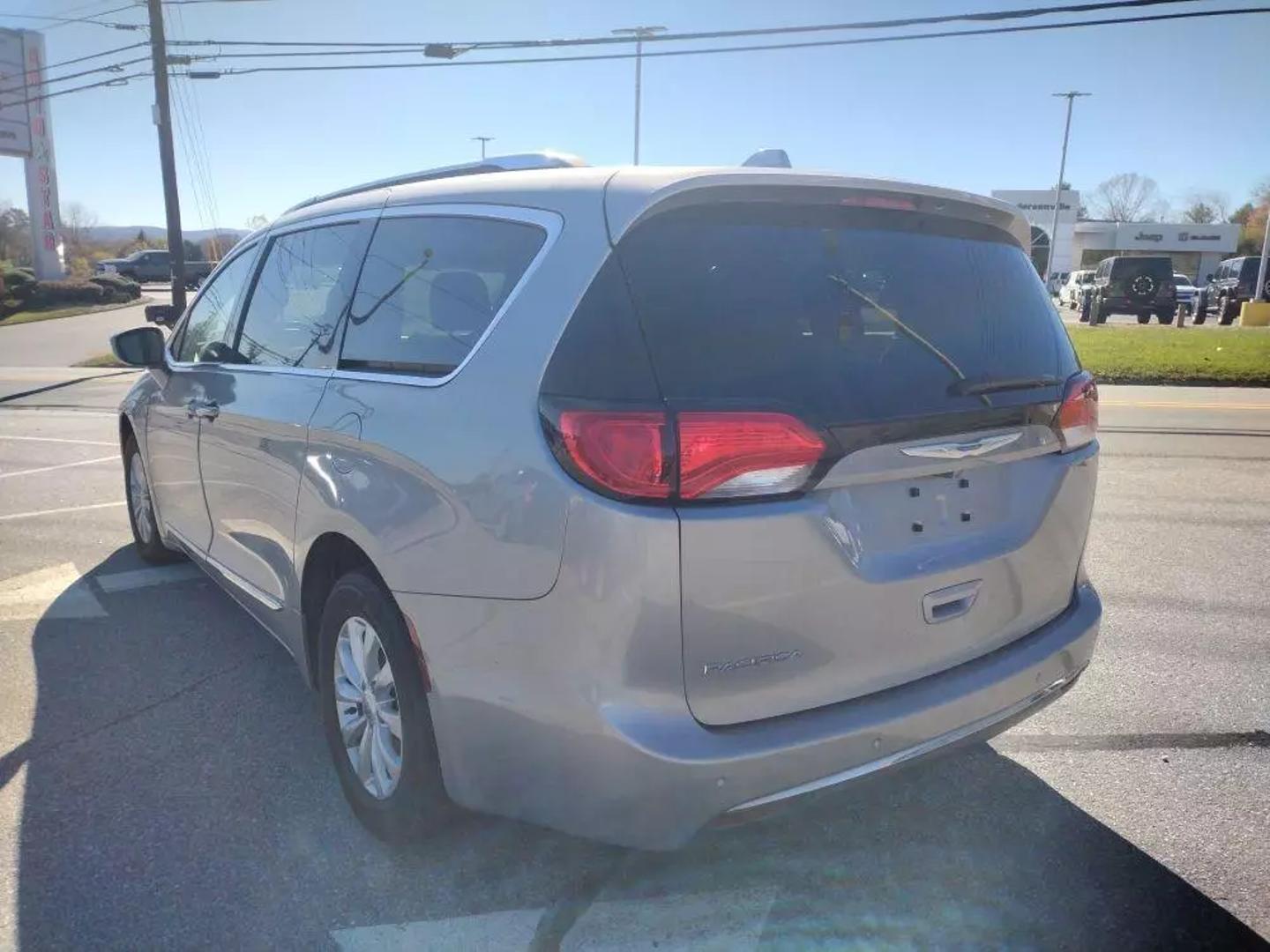 2019 Chrysler Pacifica Touring L photo 7