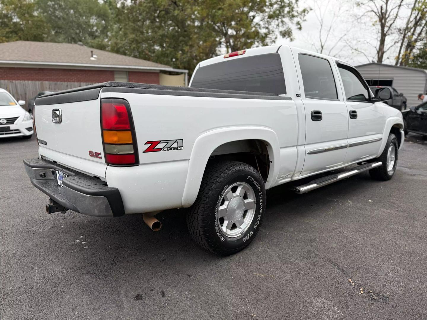 2007 GMC Sierra 1500 SLE1 photo 3