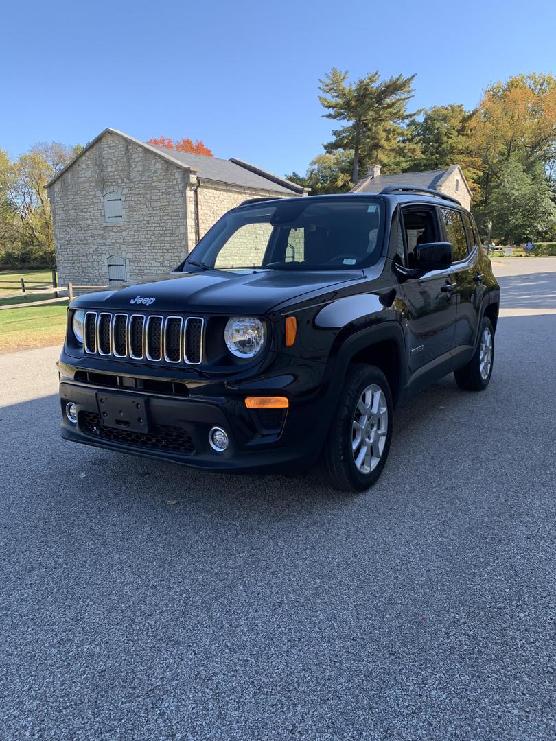 2021 Jeep Renegade Latitude photo 3