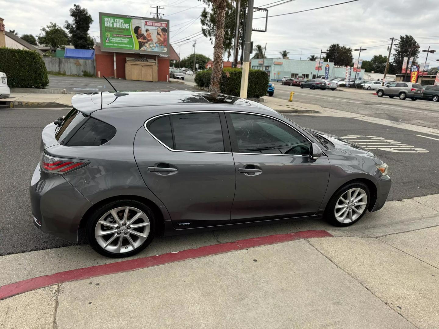 2013 Lexus CT Base photo 16