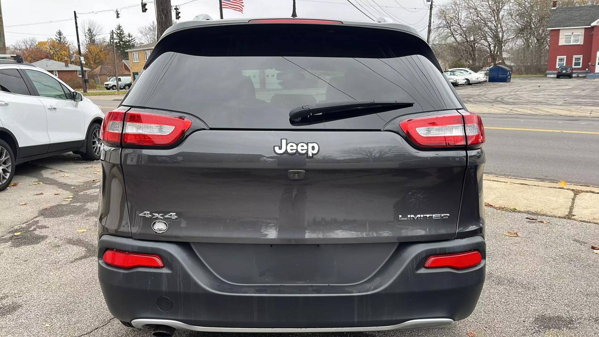 2016 Jeep Cherokee Limited photo 3