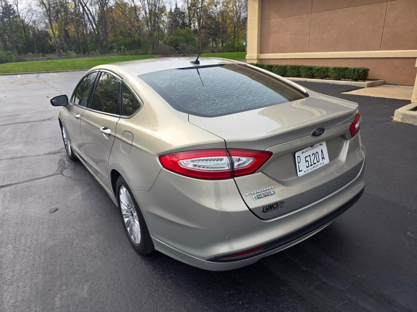 2015 Ford Fusion Energi SE Luxury photo 26