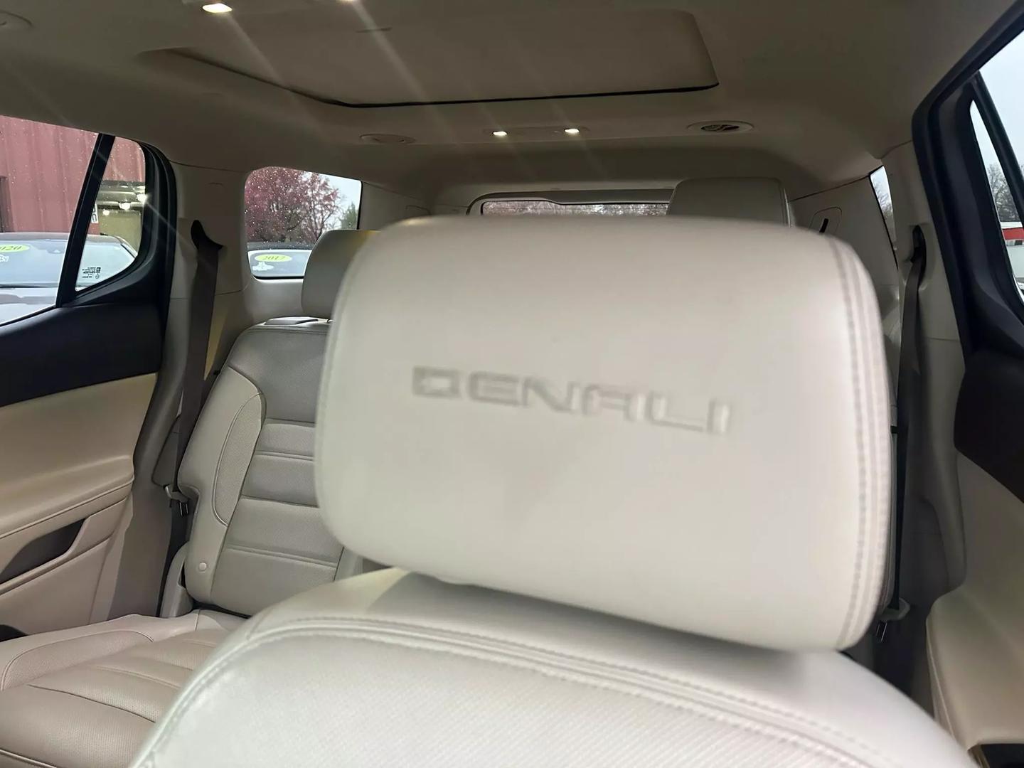 2019 GMC Acadia Denali photo 26