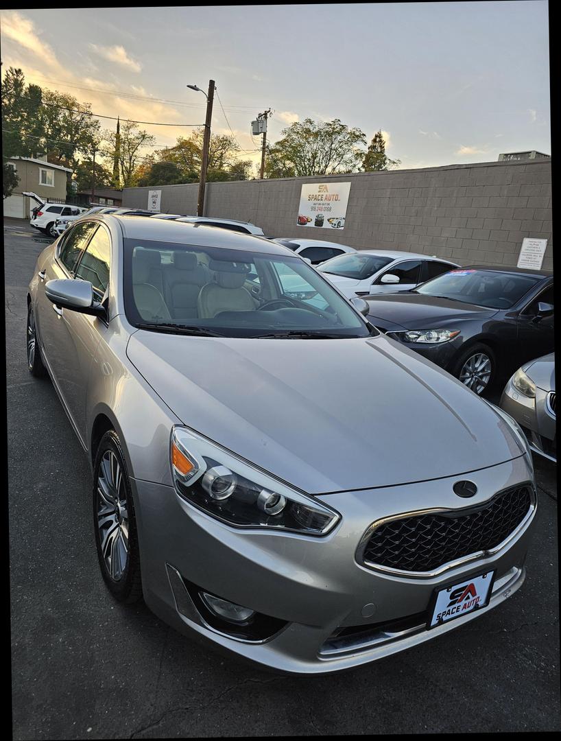 2014 Kia Cadenza Premium photo 9