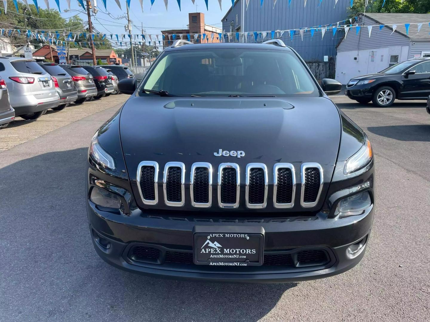 2015 Jeep Cherokee Latitude photo 2