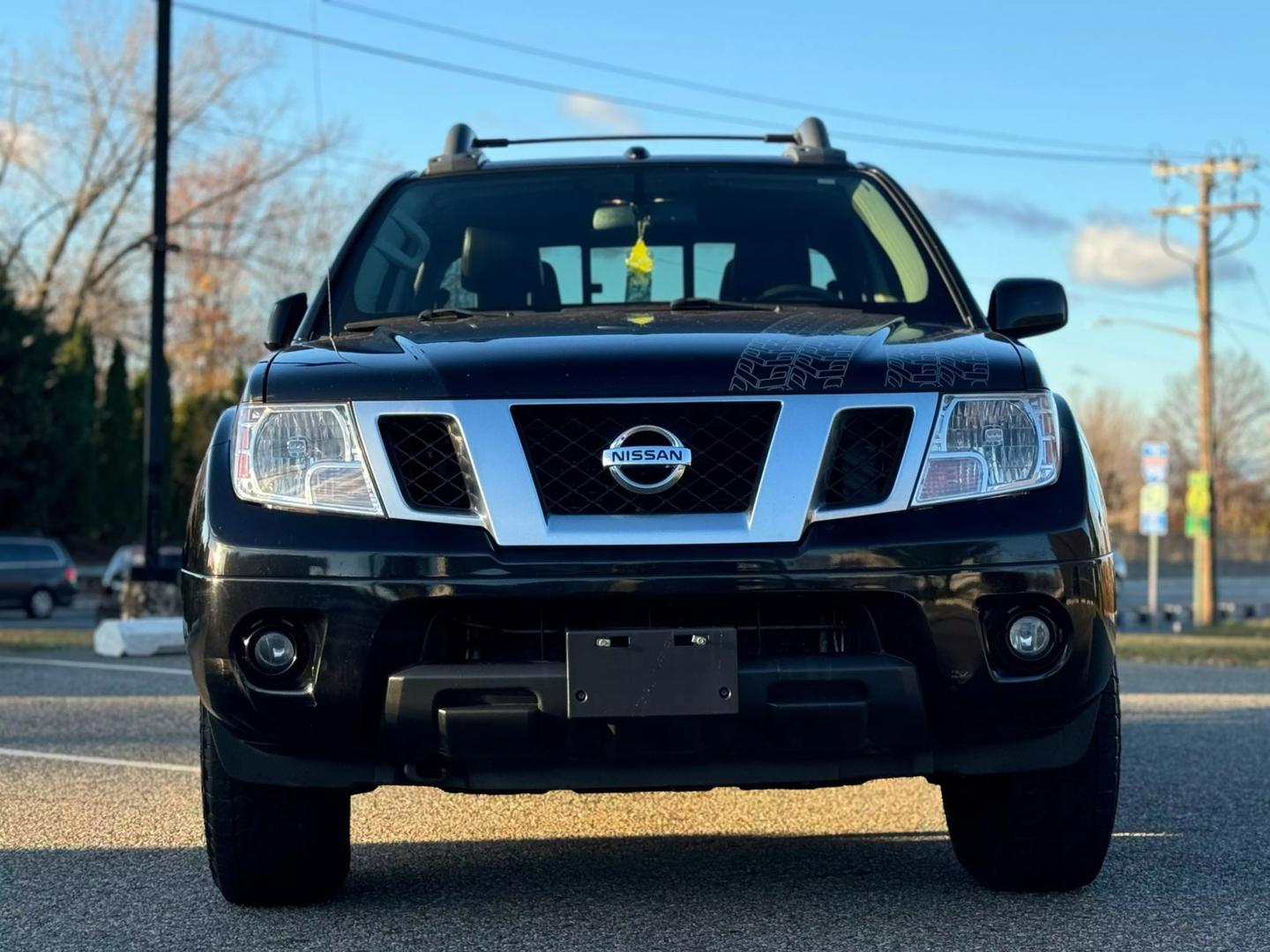 2017 Nissan Frontier PRO-4X photo 2