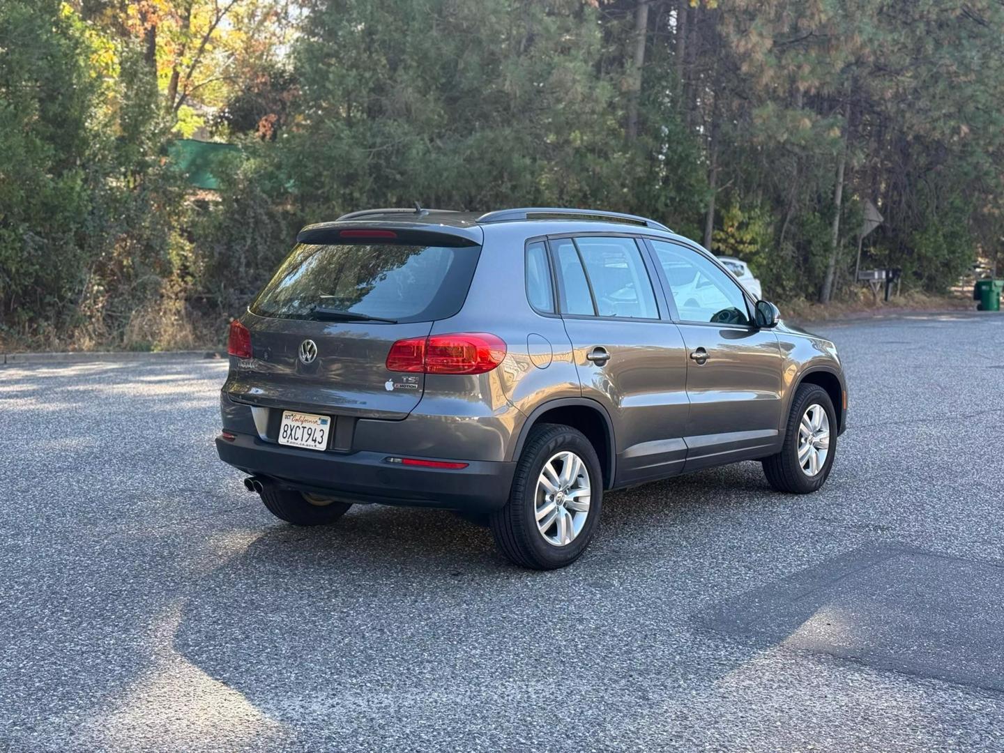 2016 Volkswagen Tiguan SEL photo 7