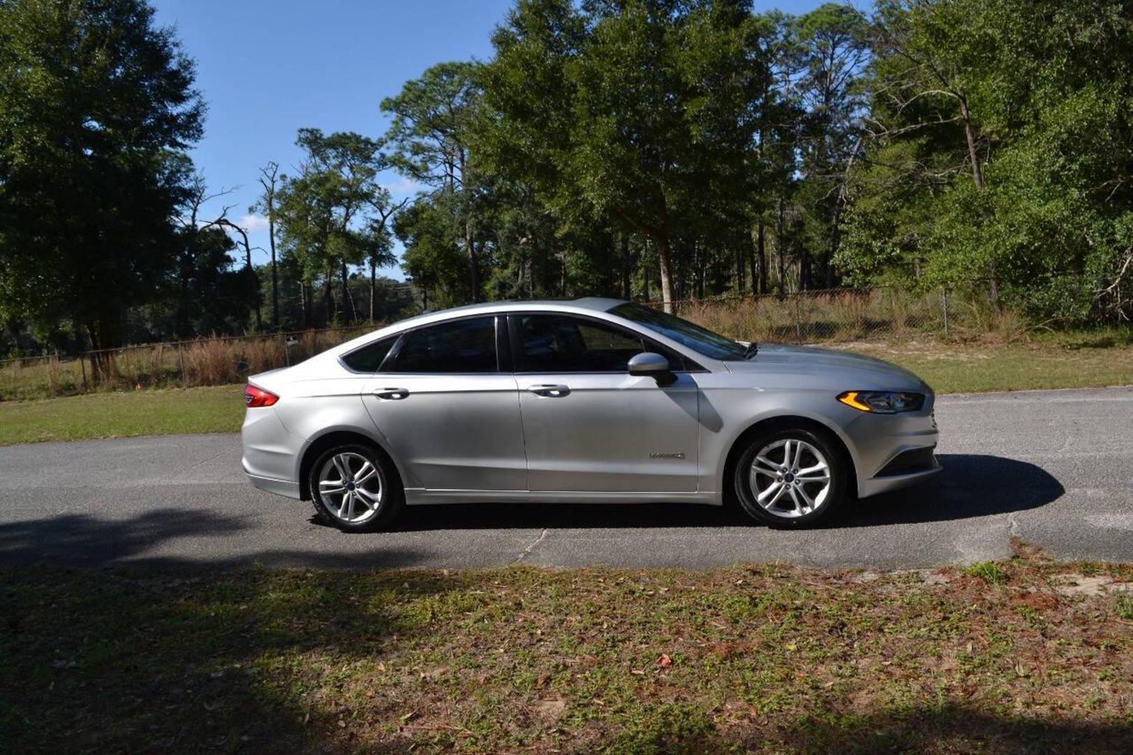 2018 Ford Fusion Hybrid SE photo 5