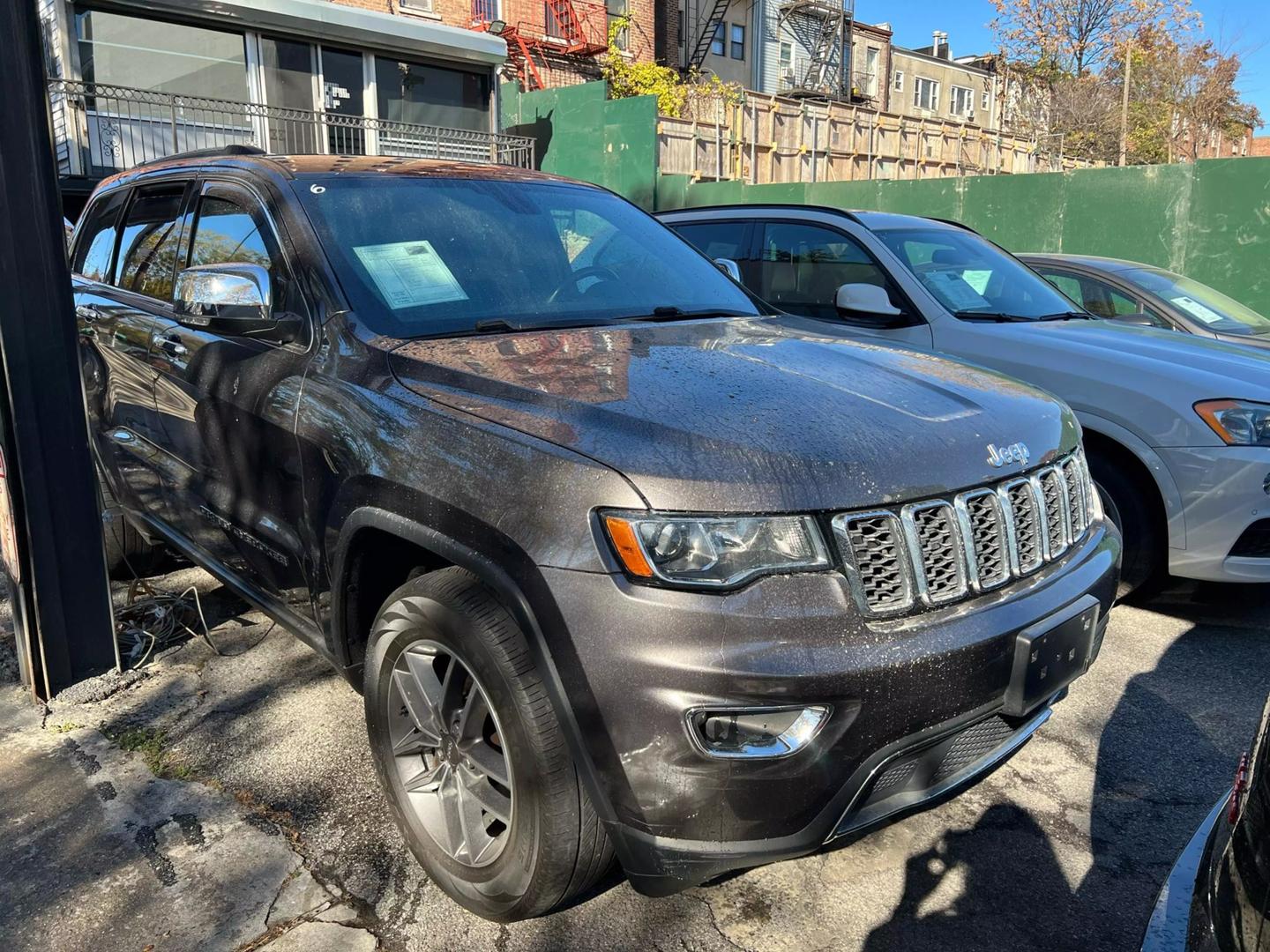 2019 Jeep Grand Cherokee Limited photo 2