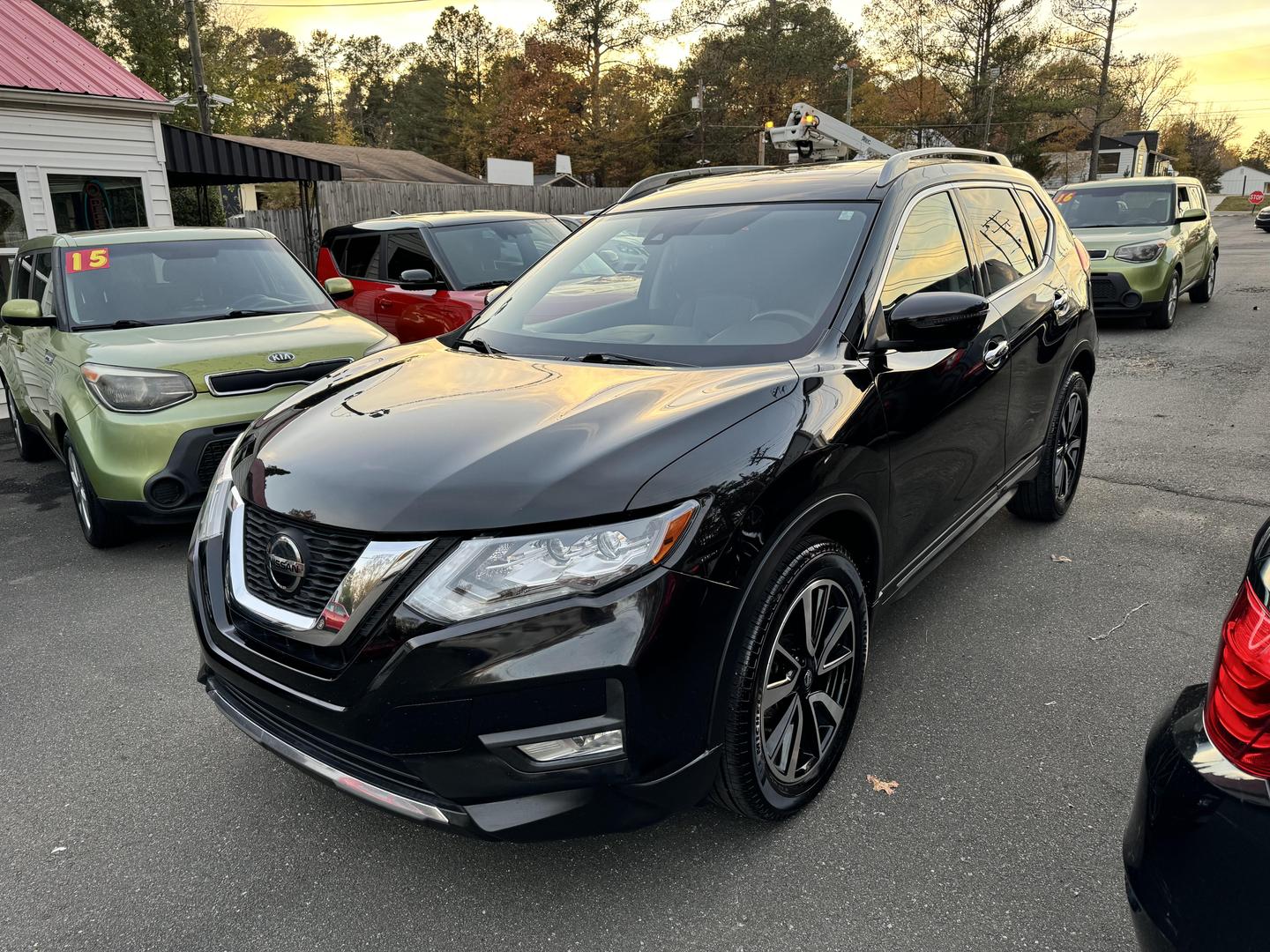 2019 Nissan Rogue SL photo 3