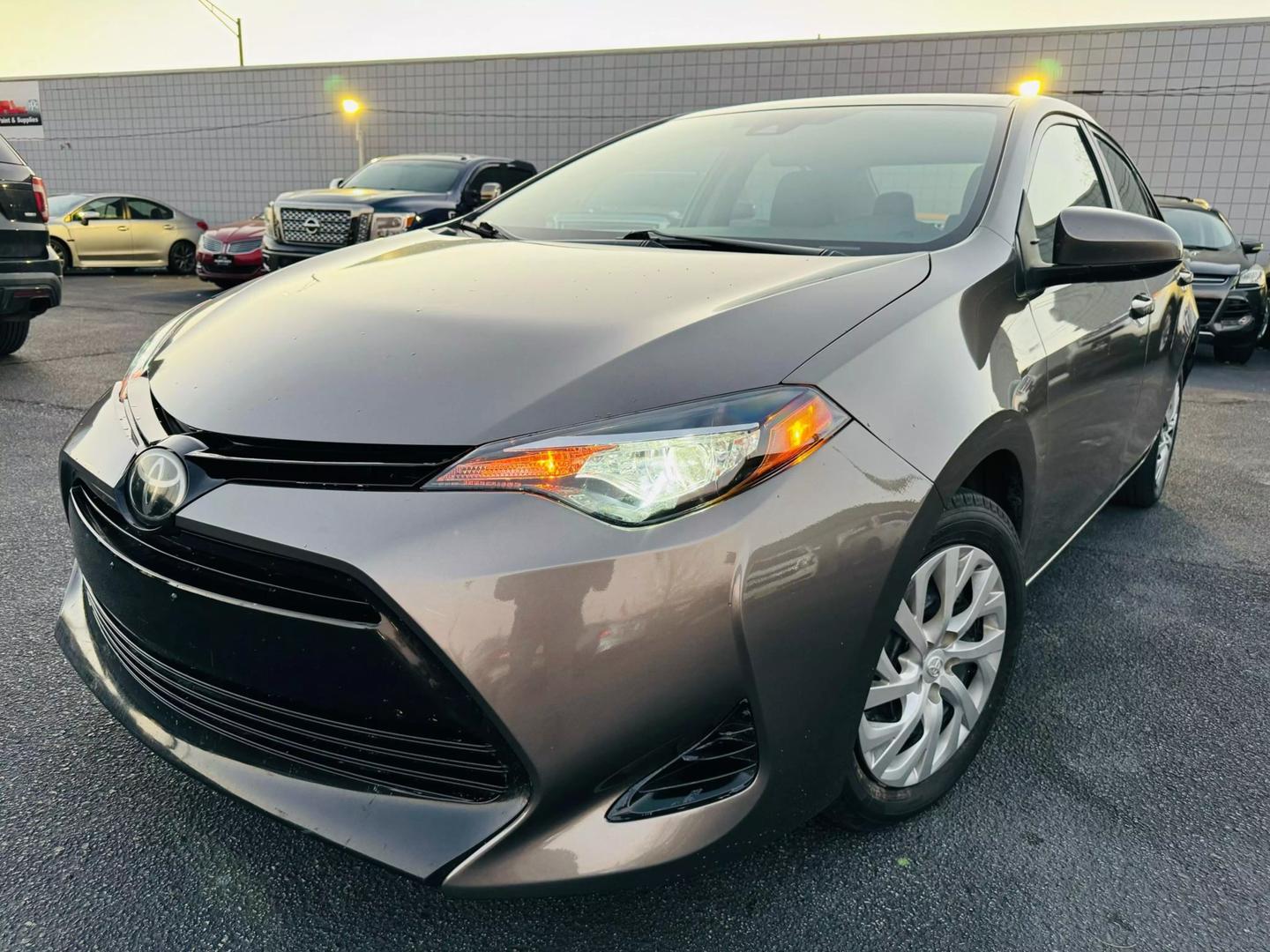 2017 Toyota Corolla LE photo 2