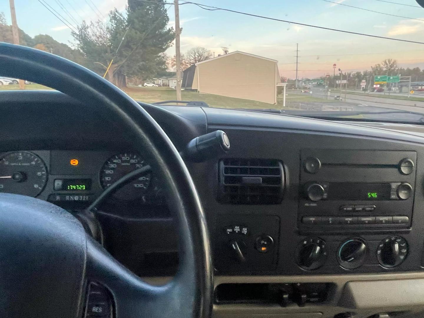 2005 Ford F-250 Super Duty XL photo 14