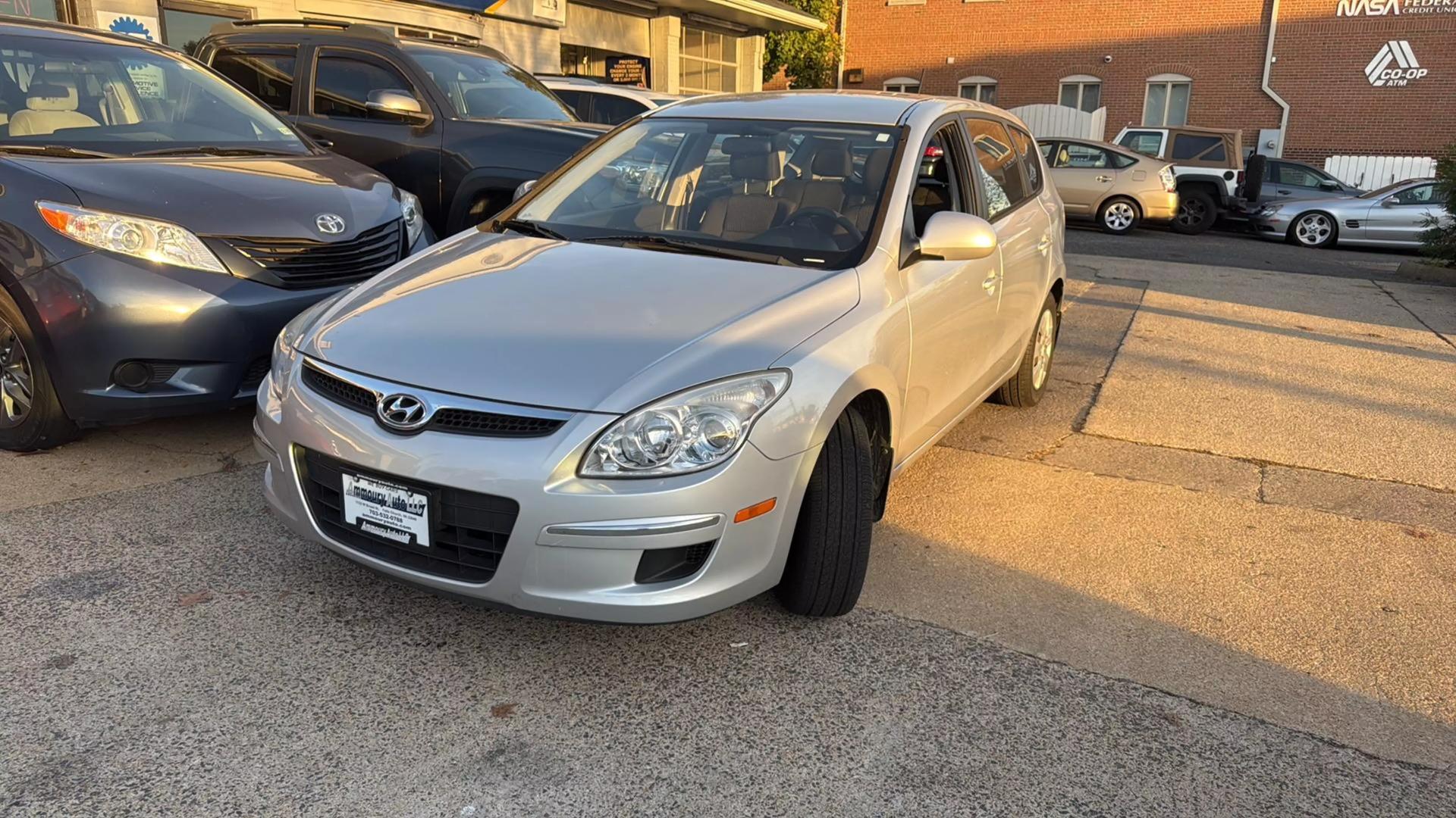 2011 Hyundai Elantra Touring GLS photo 7