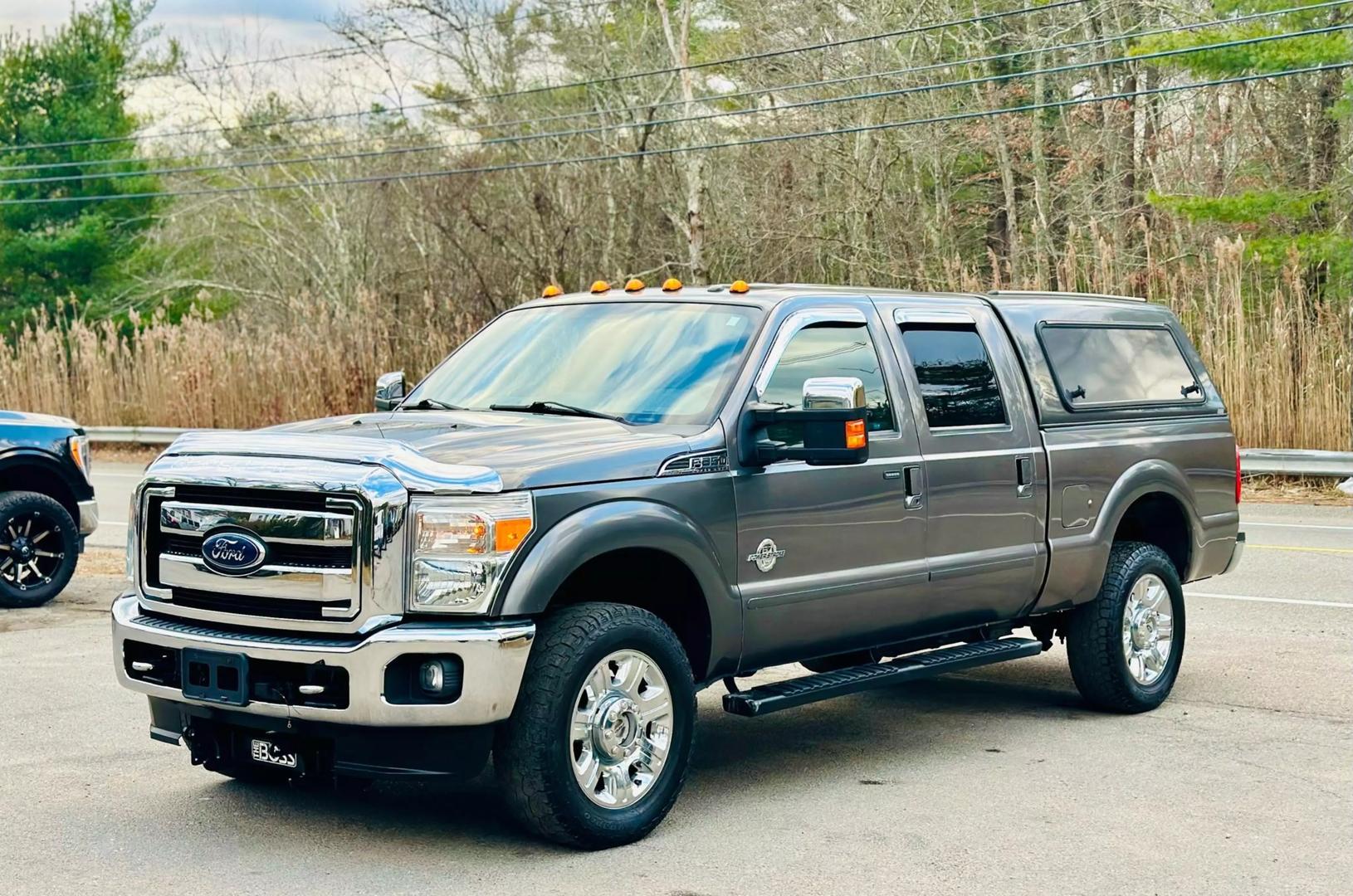 2014 Ford F-350 Super Duty Lariat photo 4