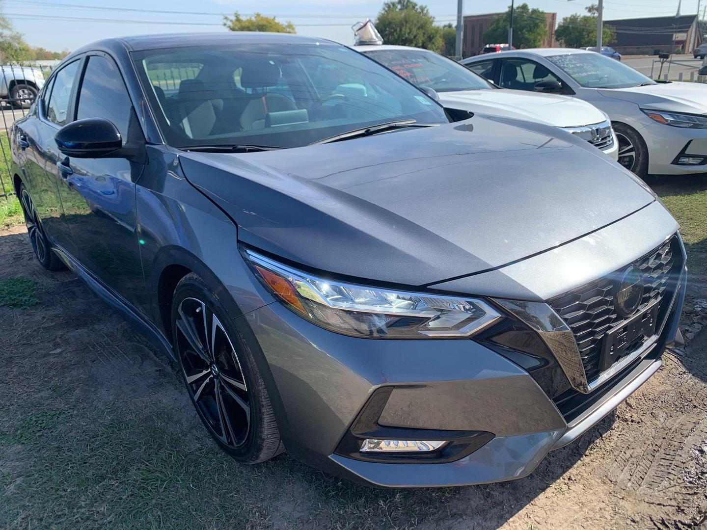 2021 Nissan Sentra SR photo 2