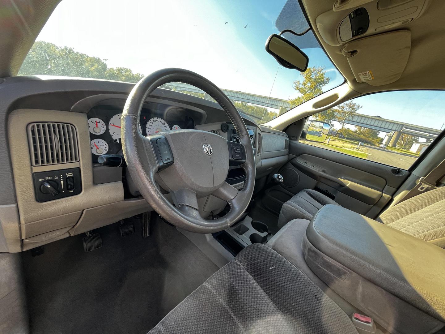 2004 Dodge Ram 2500 Pickup ST photo 6