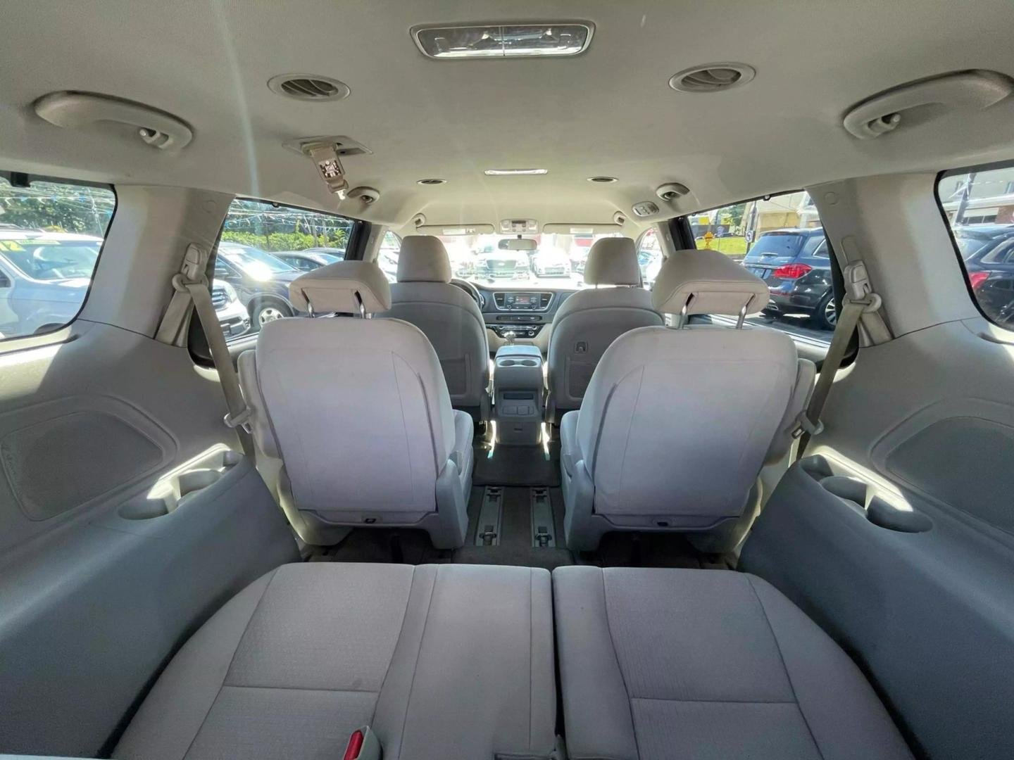 2016 Kia Sedona LX photo 20