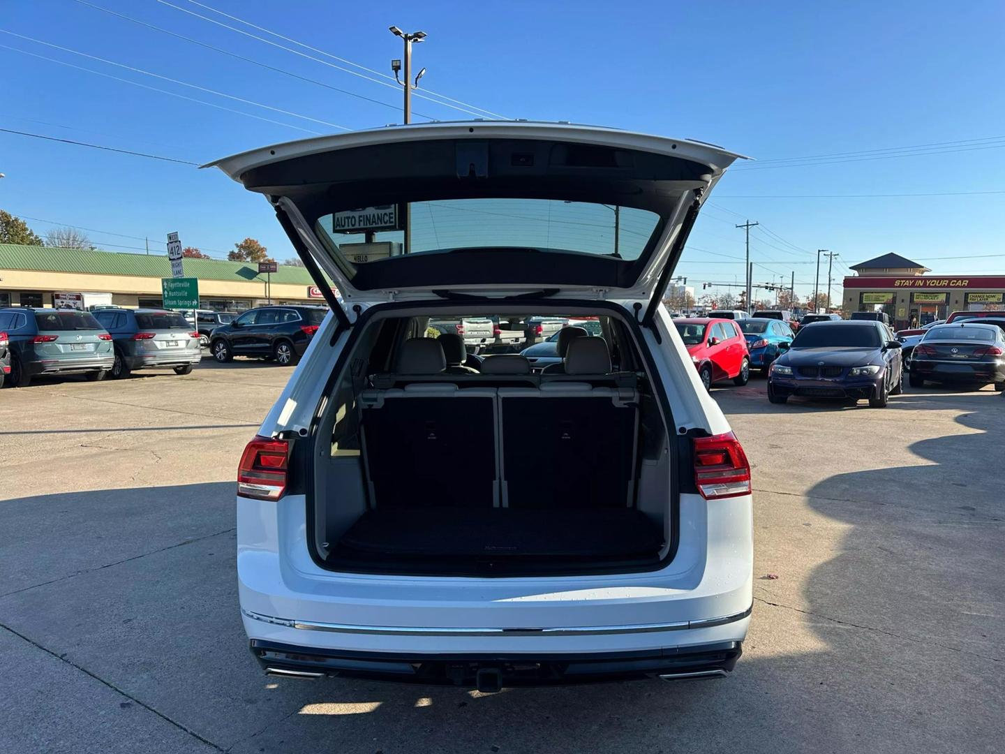 2018 Volkswagen Atlas SE w/Tech photo 12