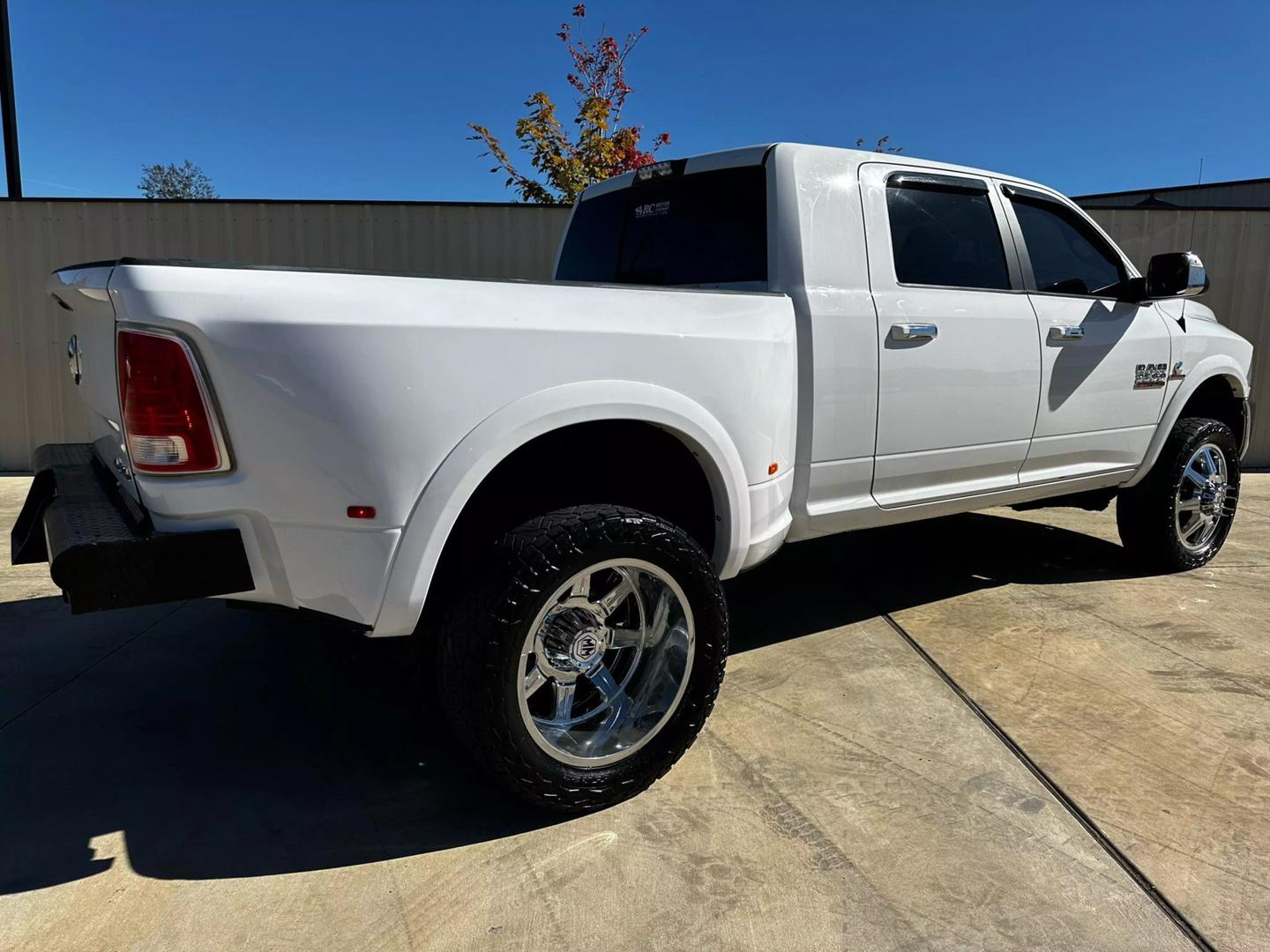 2017 RAM Ram 3500 Pickup Laramie photo 6