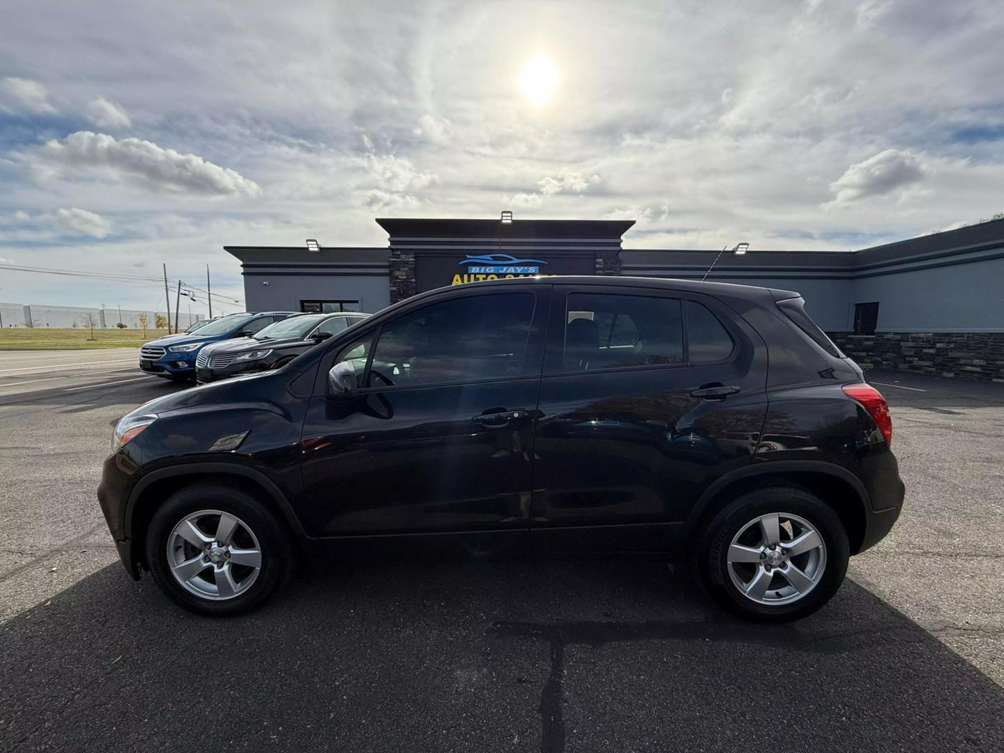 2020 Chevrolet Trax LS photo 2