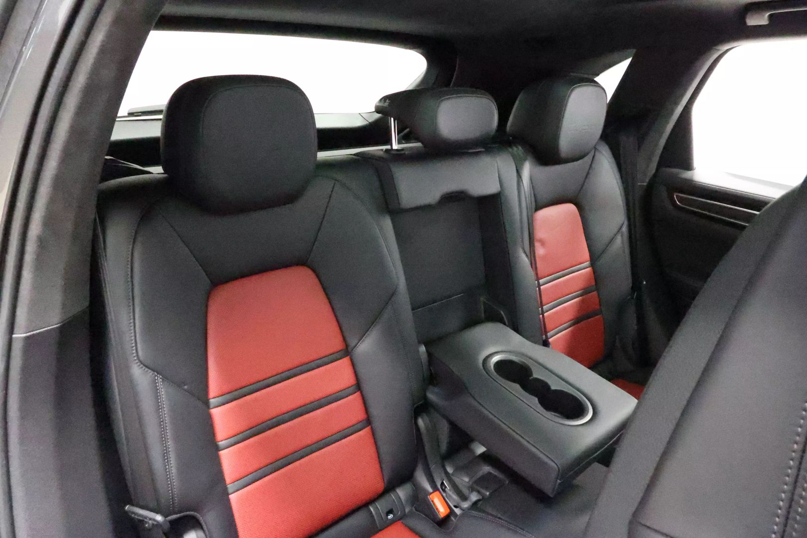 2020 Porsche Cayenne - Image 69
