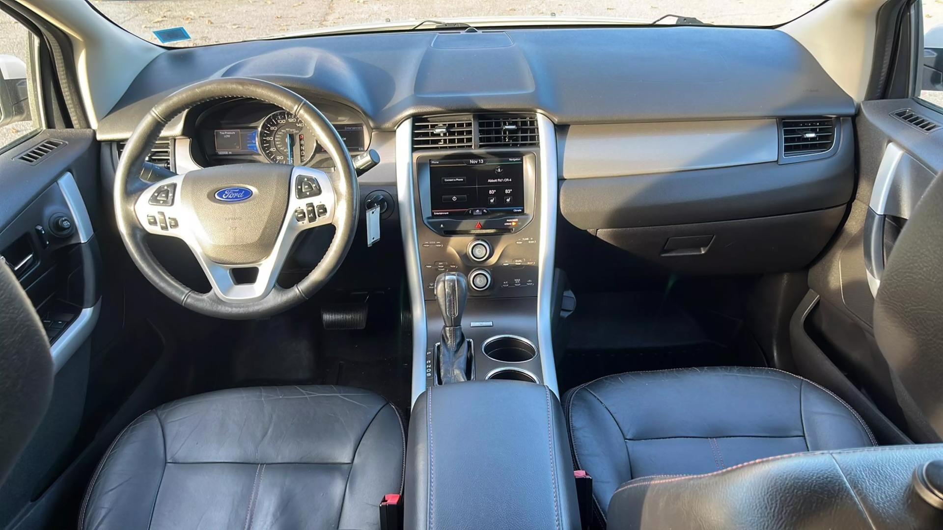 2014 Ford Edge SEL photo 22