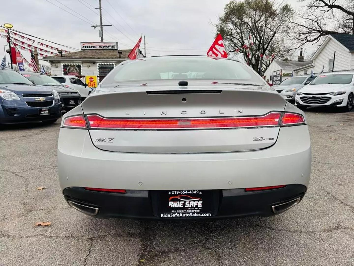 2013 Lincoln MKZ Base photo 3