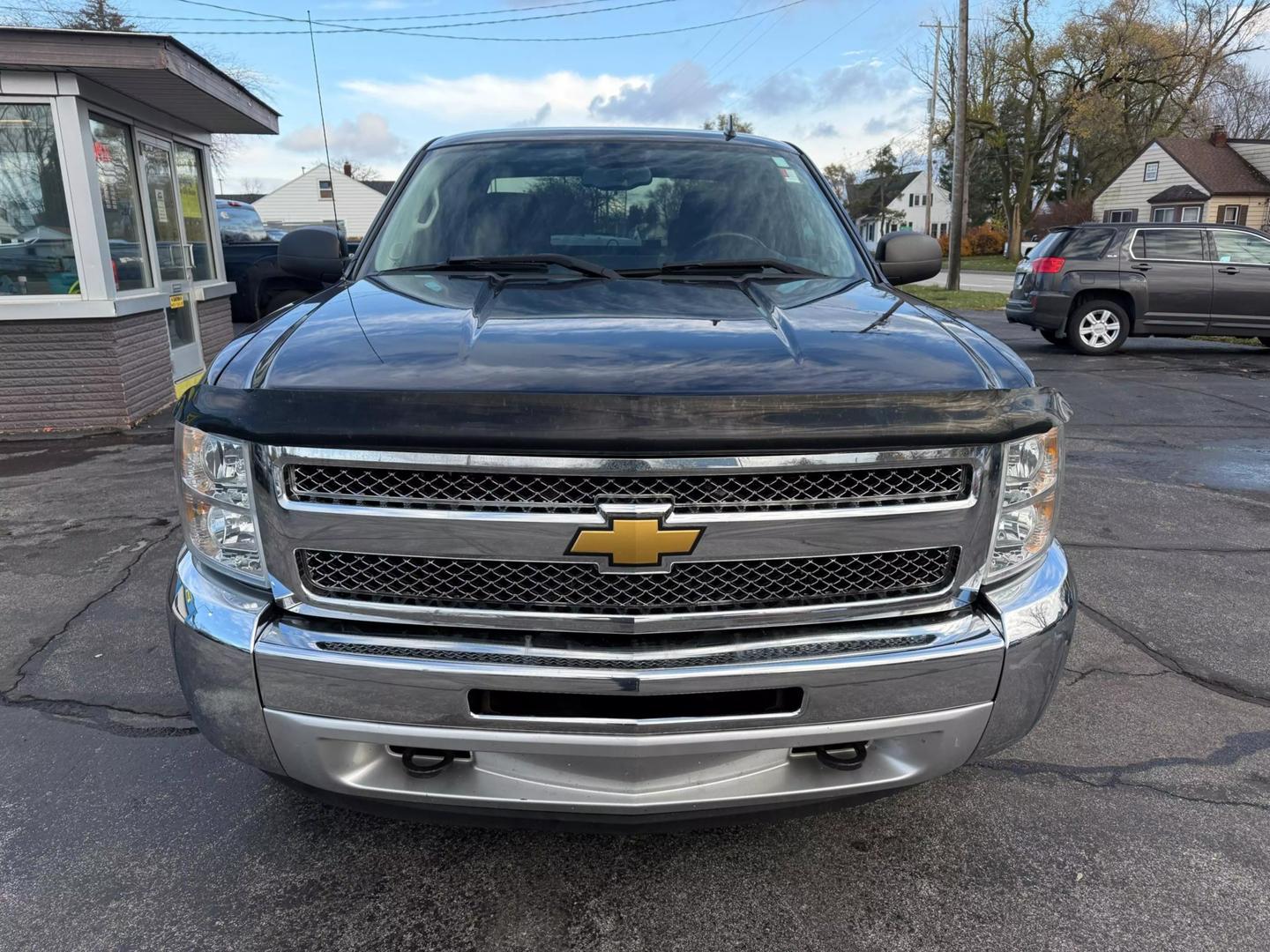 2012 Chevrolet Silverado 1500 LT photo 2