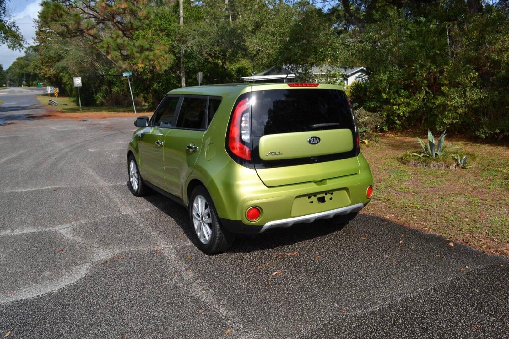 2017 Kia Soul + photo 8