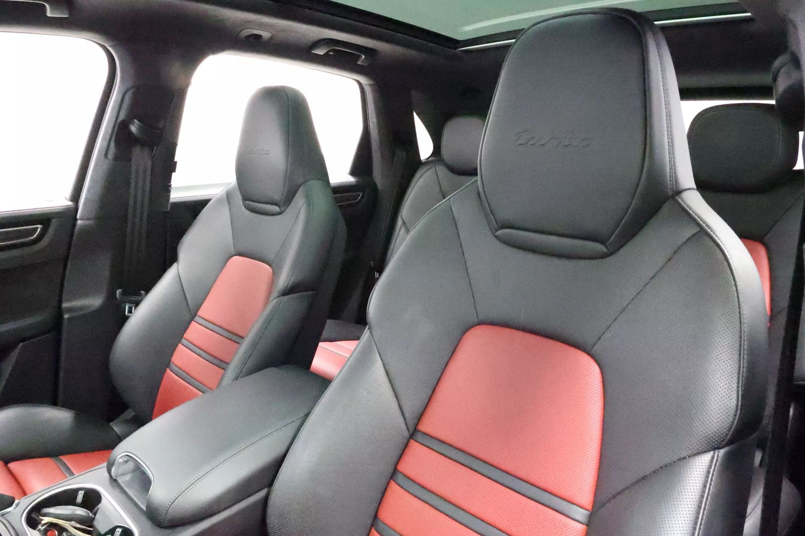 2020 Porsche Cayenne - Image 17