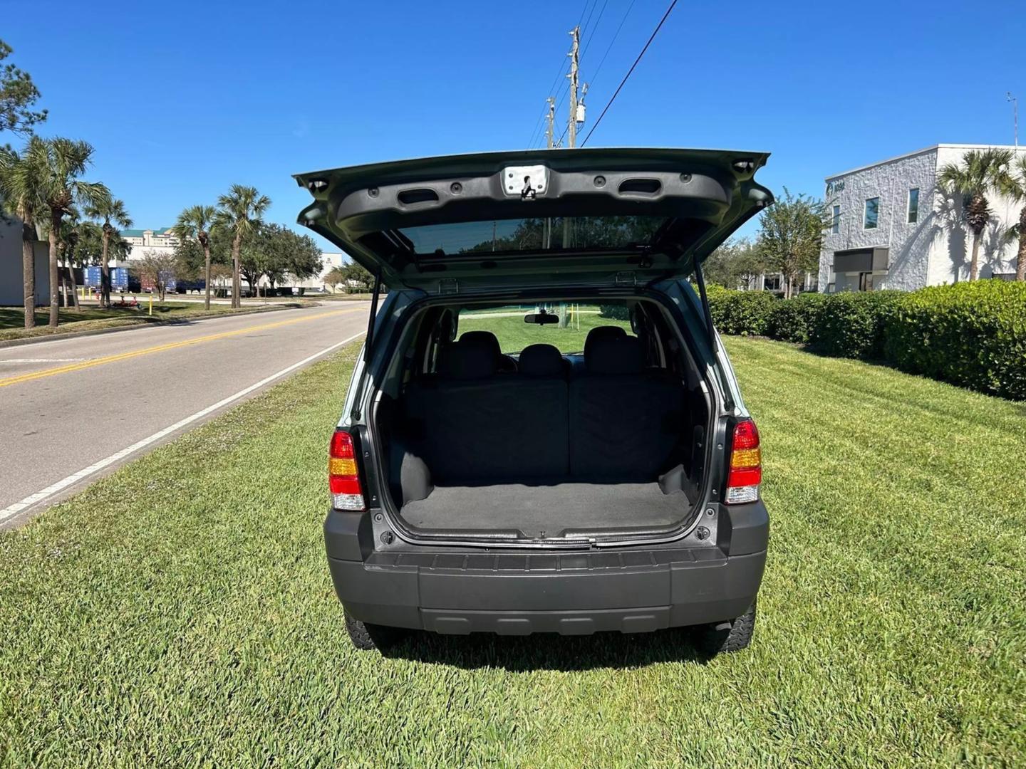 2006 Ford Escape XLS photo 16