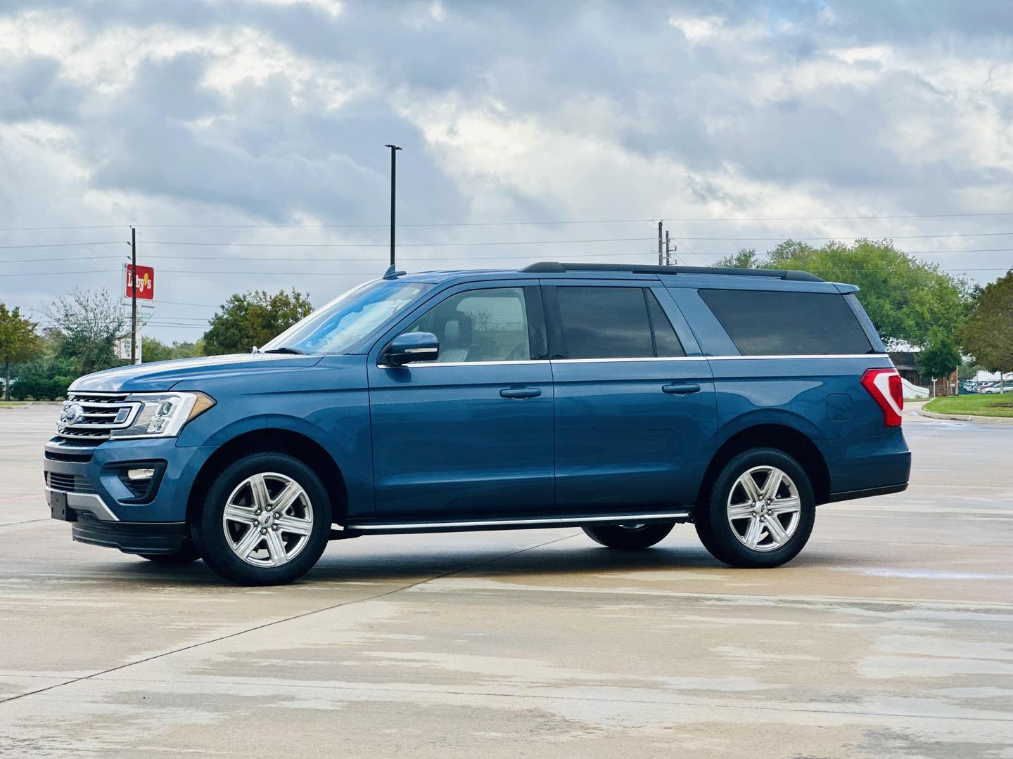 2019 Ford Expedition XLT photo 9