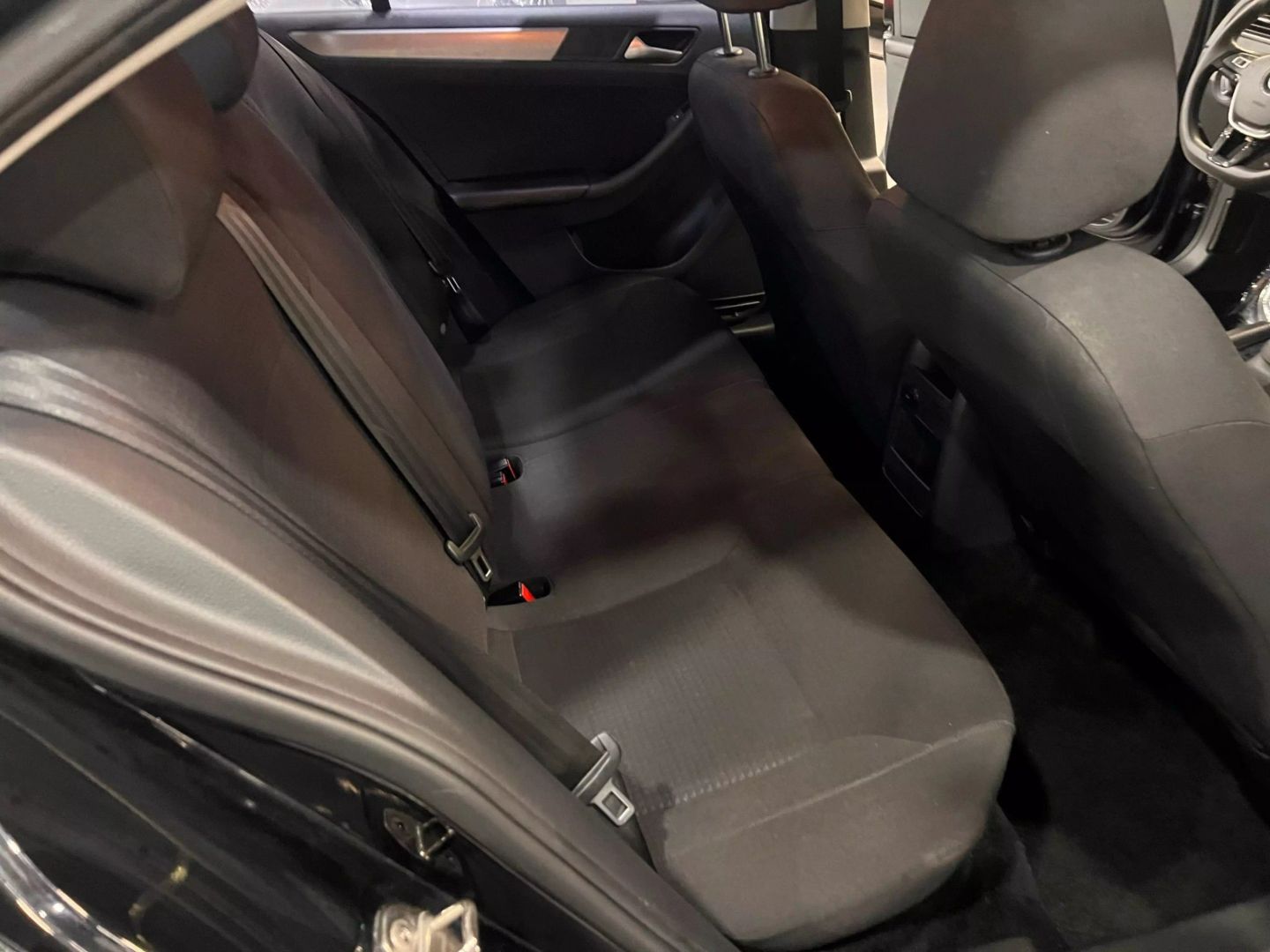2015 Volkswagen Jetta 1.8t Se Sedan 4d - Image 26