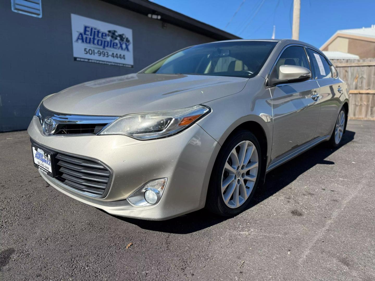 Toyota Avalon's photo