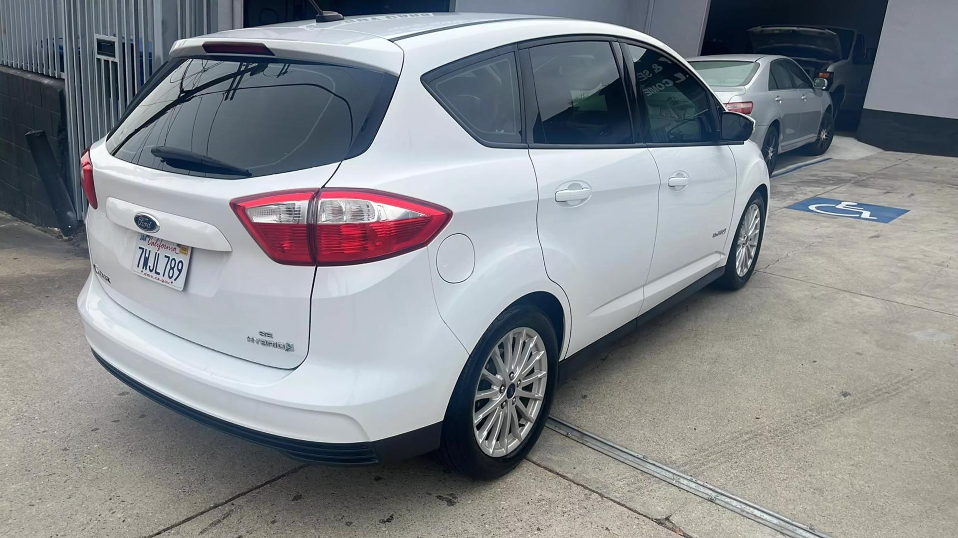 2016 Ford C-Max SE photo 5