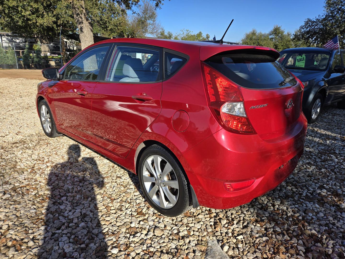 2013 Hyundai Accent SE photo 3